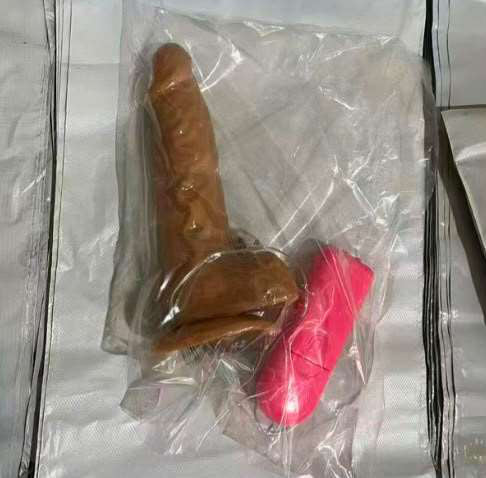 8 Inch curvy dildo